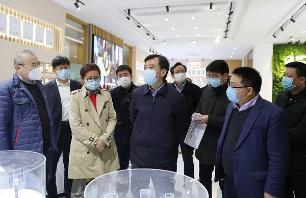 高鷹忠、張波一行赴物產(chǎn)中大特種電纜研究院開展“三服務”活動